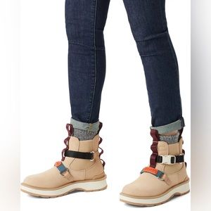 Sorel Hi-Line Eq Chelsea Boot Beige sz 6